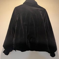 GU✨完売人気✨高見えダウン✨ベロア風素材✨ダウンジャケット✨の画像