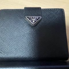 PRADA財布の画像