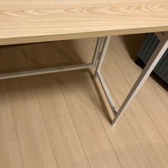 折り畳みテーブルの画像