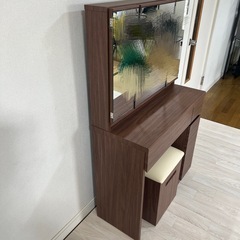 ニトリ　ドレッサーチェア フォウMBRの画像