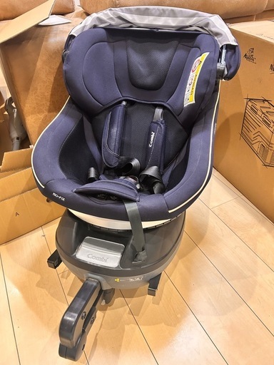Combi 回転式チャイルドシート 型式CC-UID ネイビー