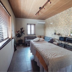 黒のL字ソファーの画像