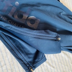 新品★150サッカーsfida ネイビージャージの画像