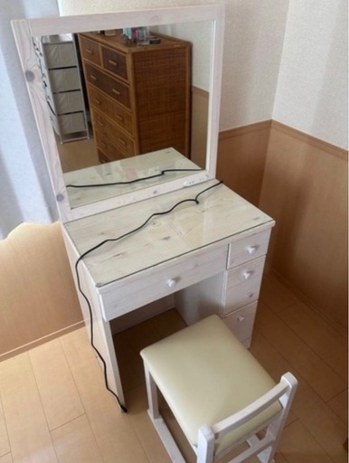 ドレッサー　白　