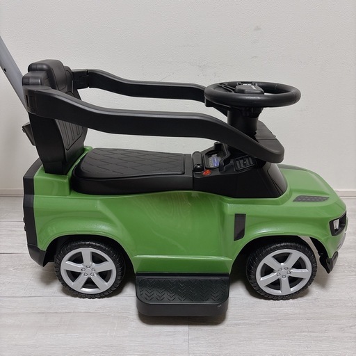 ランドローバー　ディフェンダー　乗用玩具　足蹴り車
