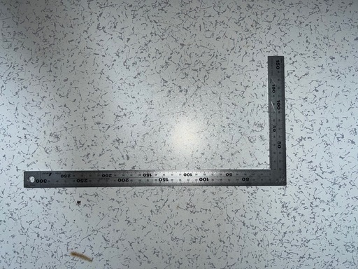 差し金orスコヤ。