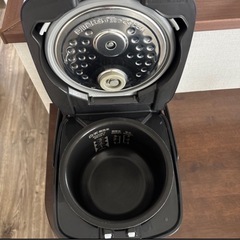 三菱　炊飯器　3合炊きの画像
