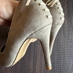 ランダ　パンプスの画像