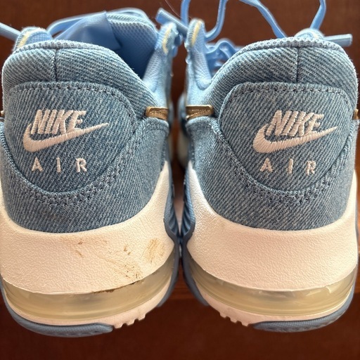 NIKE AIR MAX