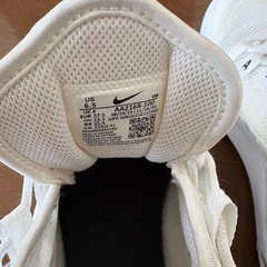 Nike エアマックス アクシス レディース スニーカー ホワイト 23.5 美品の画像