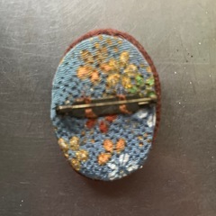 ハンドメイドブローチの画像