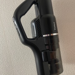 ヤマダオリジナル コードレススティッククリーナー ブラックの画像