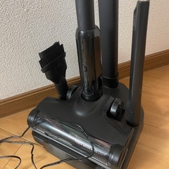 ヤマダオリジナル コードレススティッククリーナー ブラックの画像