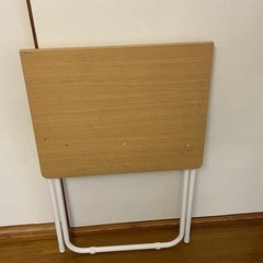 ニトリの折りたたみテーブルの画像