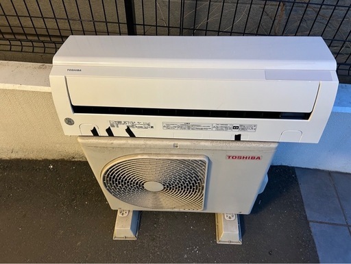 4/9TOSHIBA RAS-F221Mエアコン 2019年製