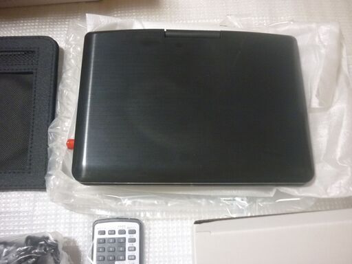 【未使用】9インチ ワンセグ TV付きポータブル　DVDプレーヤー