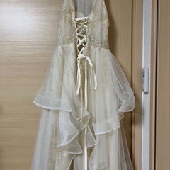 アイボリー ドレスの画像