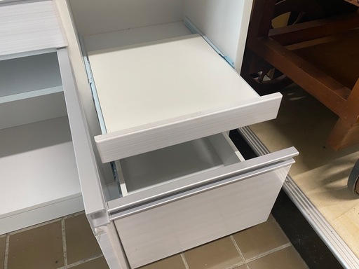 ２面食器棚ホワイト