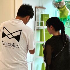 ＼ ノルマなし×駅チカ1分×週休2日シフト制／ スマホ修理＆ご案内で手に職！店長候補も✨の画像