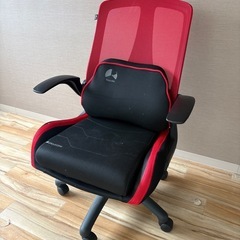 【現地引取限定】ゲーミングチェア【バウヒュッテ】の画像