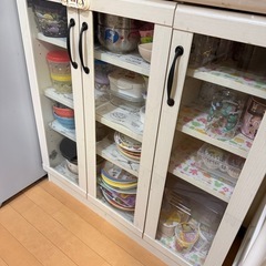 食器棚の画像