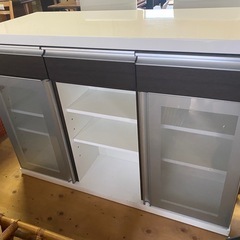 カウンターバーイス二脚の画像