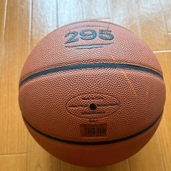 バスケットボール 7号 アンダーアーマー 室内使用 付属品ありの画像