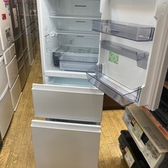 🐧2024年製🐧TOSHIBA🐧326L冷蔵庫🐧GR-V33SC🐧東芝🐧3ドア冷蔵庫🐧右開き🐧デザインドア🐧No.8915UT🐧の画像