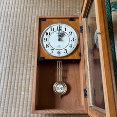 振り子時計の画像