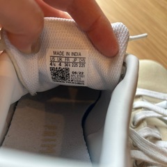 adidasスニーカーの画像