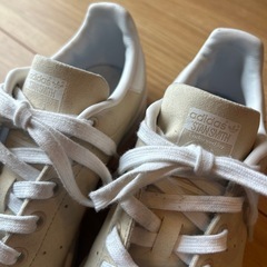 adidasスニーカーの画像