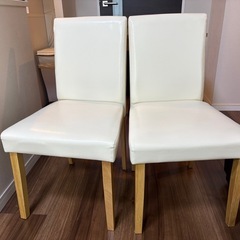 ダイニングテーブル、椅子2脚セットの画像