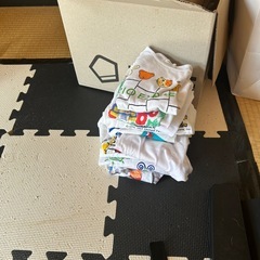 ベビー子供ふく服の画像