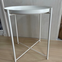IKEAトレイテーブル白の画像