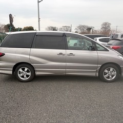 エスティマLアエリスの画像