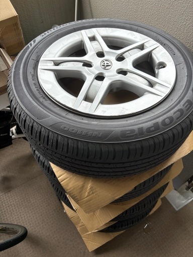 トヨタ　　SAIプリウスα  16インチアルミホイール、タイヤ