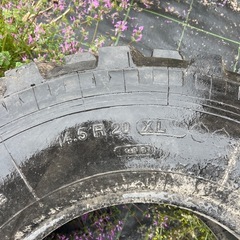 大型タイヤ　4本の画像