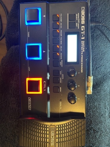 BOSS GT-1