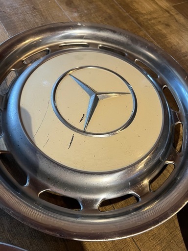ベンツW123等用ホイールキャップ 4個セット 14インチ ベージュ  昭和レトロ ビンテージ 城南区七隈駅付近 駐車場あり