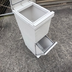 ペダルスリム分別ダストボックス　　ゴミ箱の画像