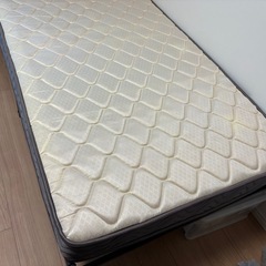 シングル棚付きパイプベッド とマットレスの画像