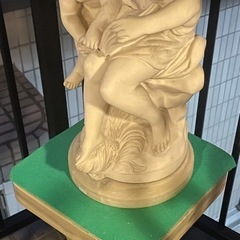 クラシックなヨーロッパ風デザインのガーデン像の画像