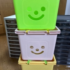 キャスター付き おもちゃ収納ケース 3個 積み重ねできる スマイルの画像
