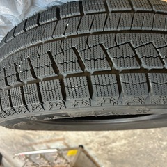 ハイエースNEXEN製のスタッドレスタイヤ、195/65R15の画像