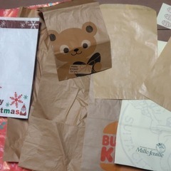 大小色々で多様なデザインのショップ袋100枚！10点おまけ付☆の画像