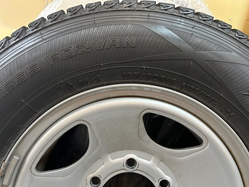 ハイエース195/80R15のタイヤと15インチホイールセット