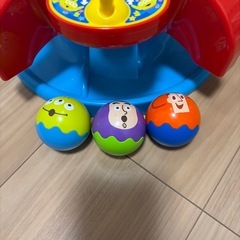 トイストーリー おしゃべりくるくるロケット ボール3個付の画像