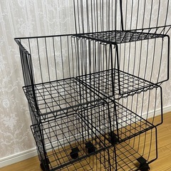 オシャレ収納ラック/キャスター付き/組み合わせ/黒の画像