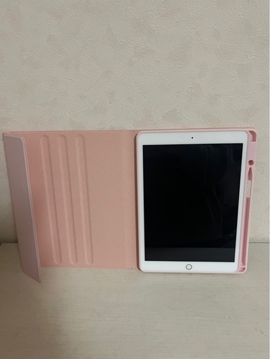 【受け渡し予定者決定】iPad(第8世代) カバー付き