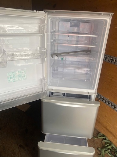 NO B959?福岡市内配送設置無料✨?シャープ 冷蔵庫 350L 3ドア どっちもドア 両開き 中段冷凍室 シルバー SJ-W351